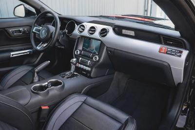 FORD - MUSTANG FASTBACK GT 5.0l V8 421cv BVA6 LOOK SHELBY GT 500r