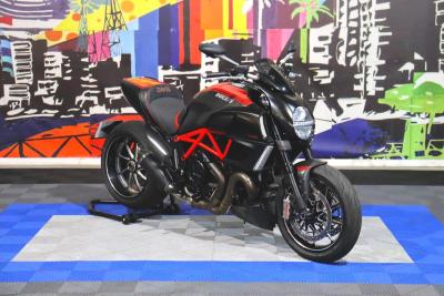 DUCATI - DIAVEL RED CARBONE